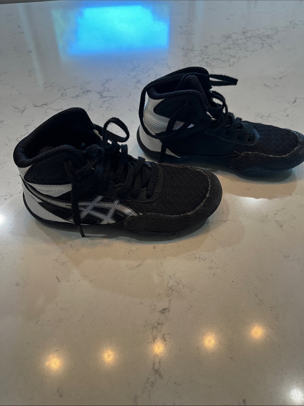 ASICS Kids Black and White High-Top wrestling shoes